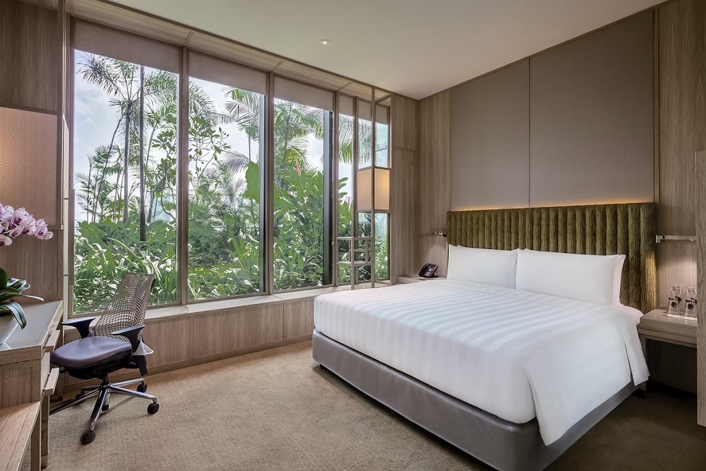 PARKROYAL COLLECTION Pickering Urban King Room hero